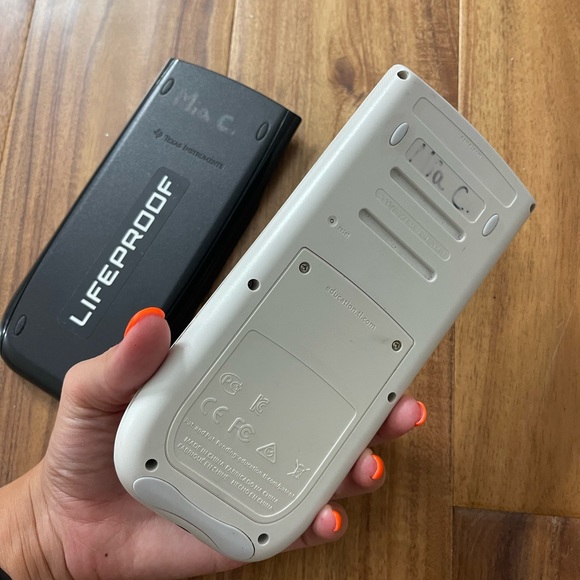 Ti-84 Plus C Silver Edition Calculator - Picture 3 of 3